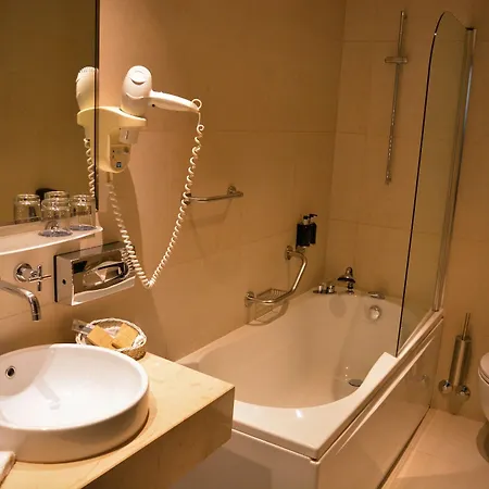 Astoria 4*