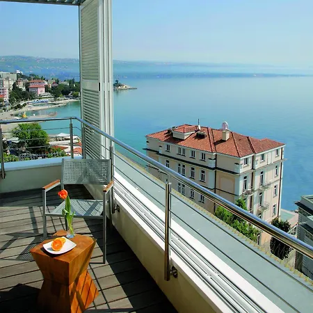 Astoria Ξενοδοχείο 4*