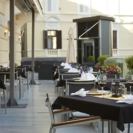 Astoria Hotell 4*