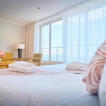 Astoria Hotell 4*