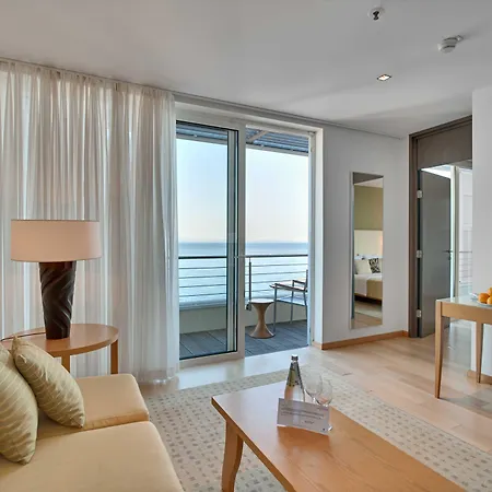 Astoria Опатія