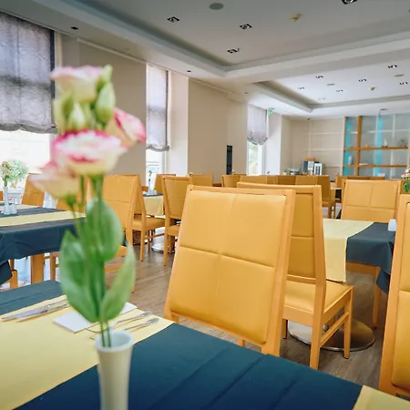 Astoria 4*