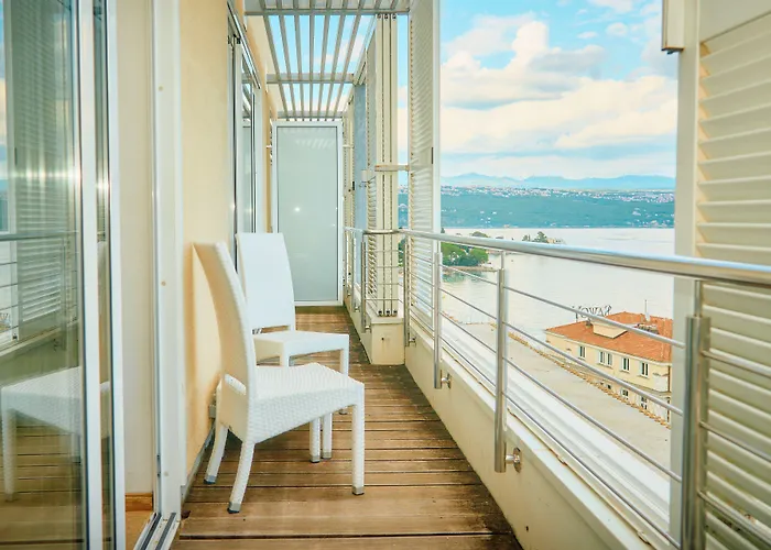 Отель Astoria 4*